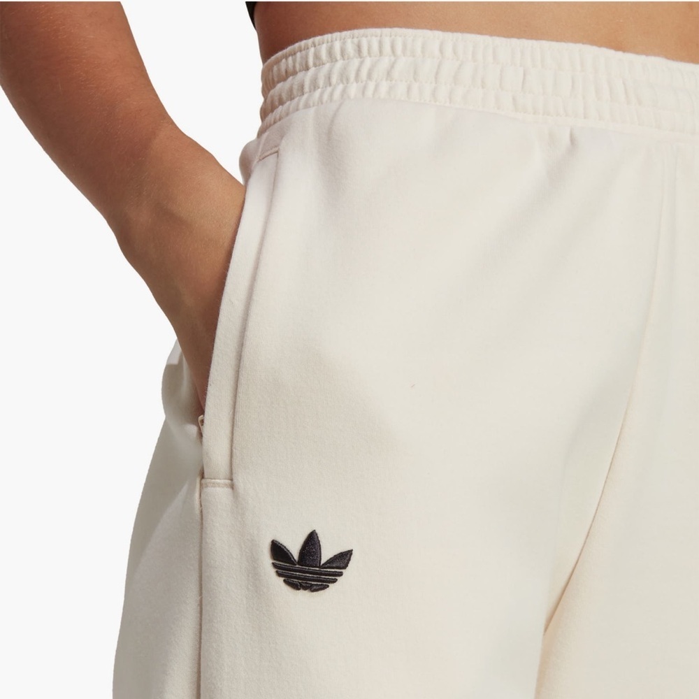 adidas Women's Cream jogger pant - Picture 3 of 10